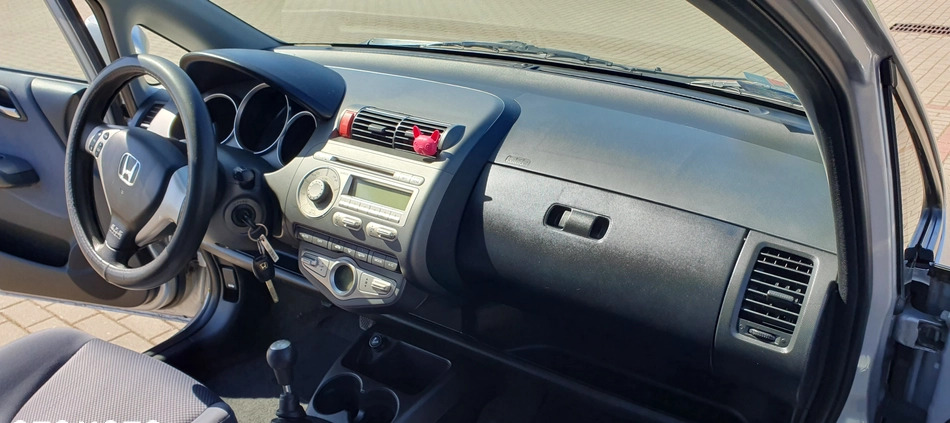 Honda Jazz cena 8900 przebieg: 192000, rok produkcji 2005 z Szczecin małe 154